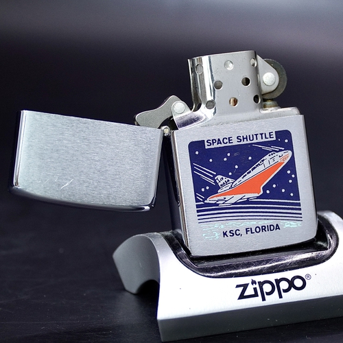 ZIPPO XƯA 1987 - HÀNG XƯA THẬP NIÊN 80s _ CHỦ ĐỀ TRUNG TÂM VŨ TRỤ KENNEDY