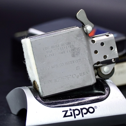 ZIPPO XƯA 1987 - HÀNG XƯA THẬP NIÊN 80s _ CHỦ ĐỀ TRUNG TÂM VŨ TRỤ KENNEDY