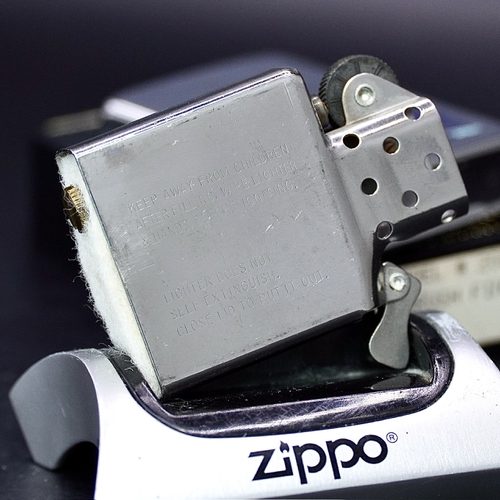 ZIPPO XƯA 1987 - HÀNG XƯA THẬP NIÊN 80s _ CHỦ ĐỀ TRUNG TÂM VŨ TRỤ KENNEDY