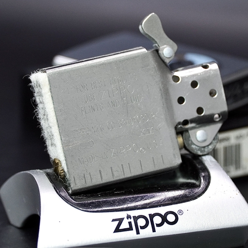ZIPPO XƯA 1999 - HÀNG XƯA THẬP NIÊN 90s _ CHỦ ĐỀ LOGO TÀU NGẦM HAWKBILL SSN666