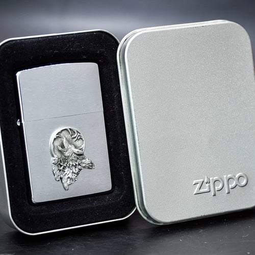ZIPPO XƯA 2000 - HÀNG XƯA 2000s _ CHỦ ĐỀ CHÓ SÓI