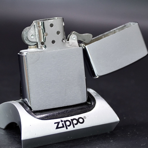 ZIPPO XƯA 2000 - HÀNG XƯA 2000s _ CHỦ ĐỀ CHÓ SÓI