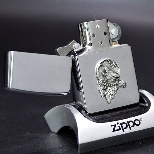 ZIPPO XƯA 2000 - HÀNG XƯA 2000s _ CHỦ ĐỀ CHÓ SÓI
