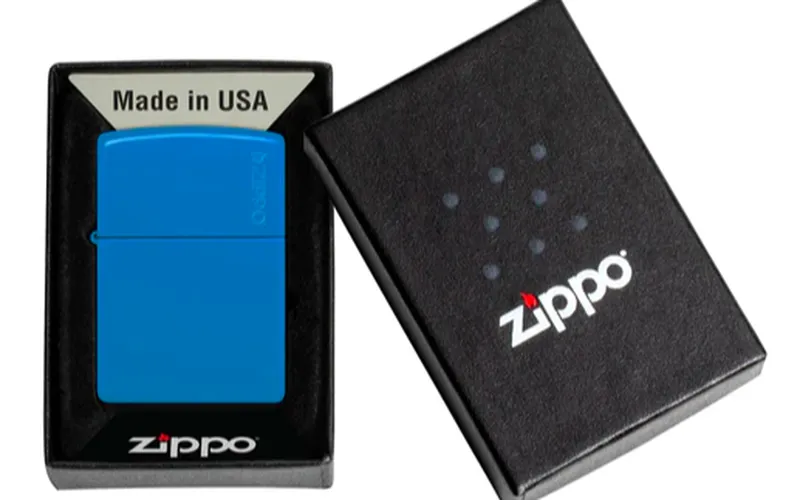 Khám phá Blue Zippo sắc xanh đầy cá tính và mạnh mẽ