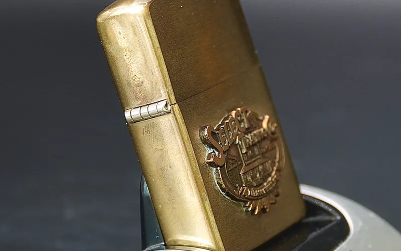 Zippo đồng nguyên khối chính hãng đầu tư một lần, sử dụng trọn đời