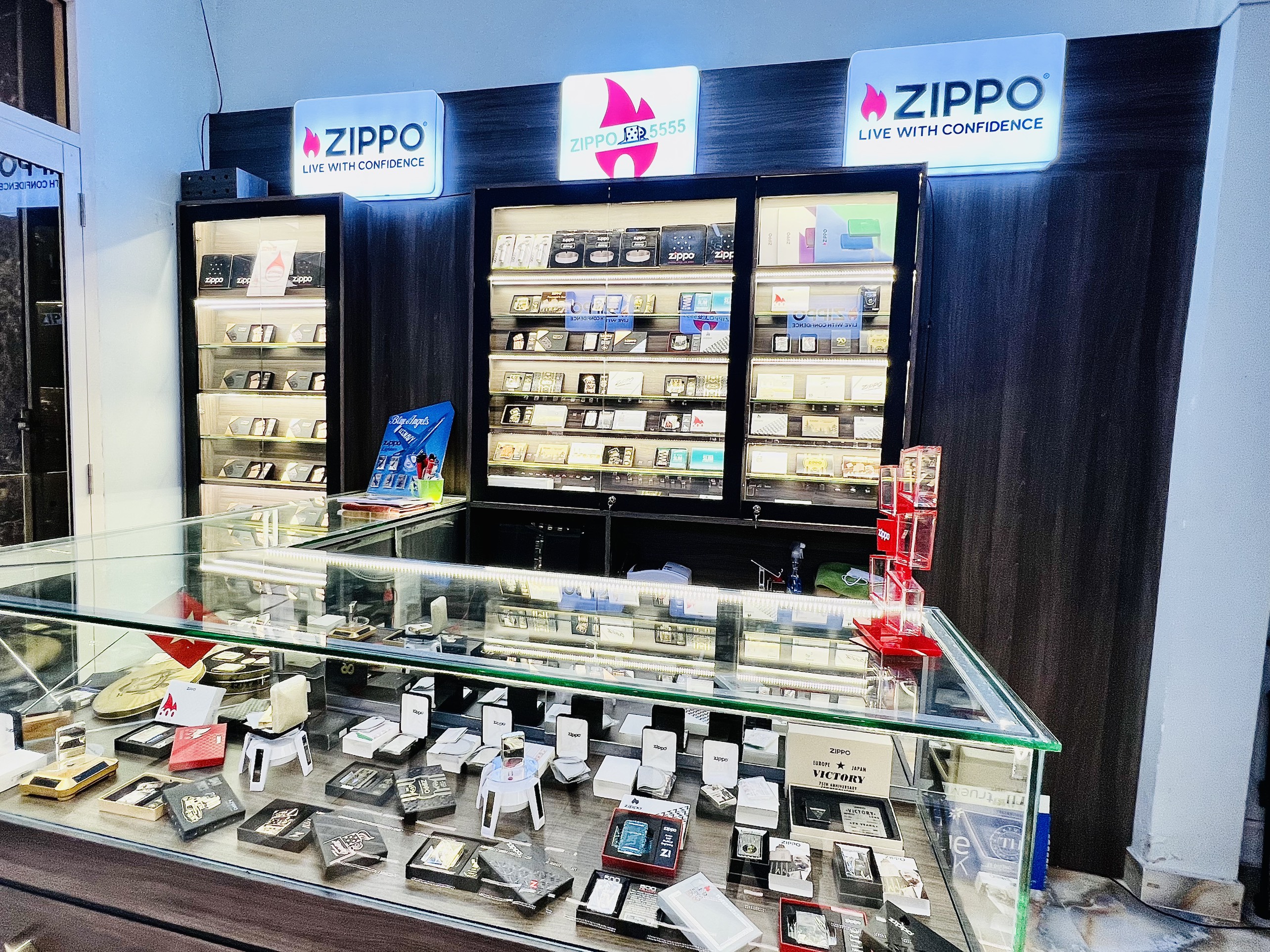 Cửa hàng Zippo 5555 Cửa hàng Zippo 5555