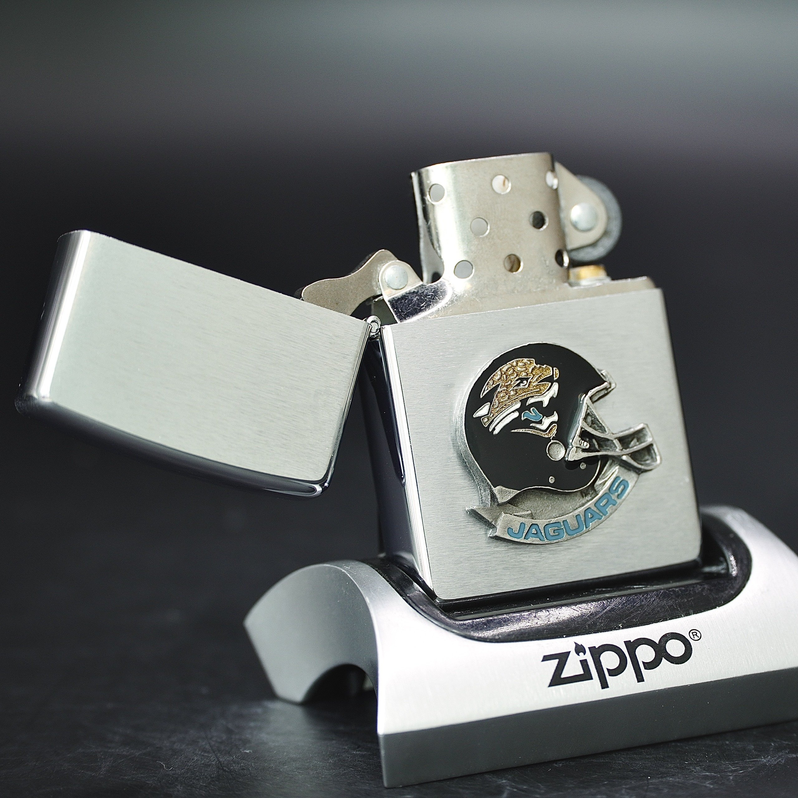 Zippo dùng xăng hay dầu Zippo dùng xăng hay dầu