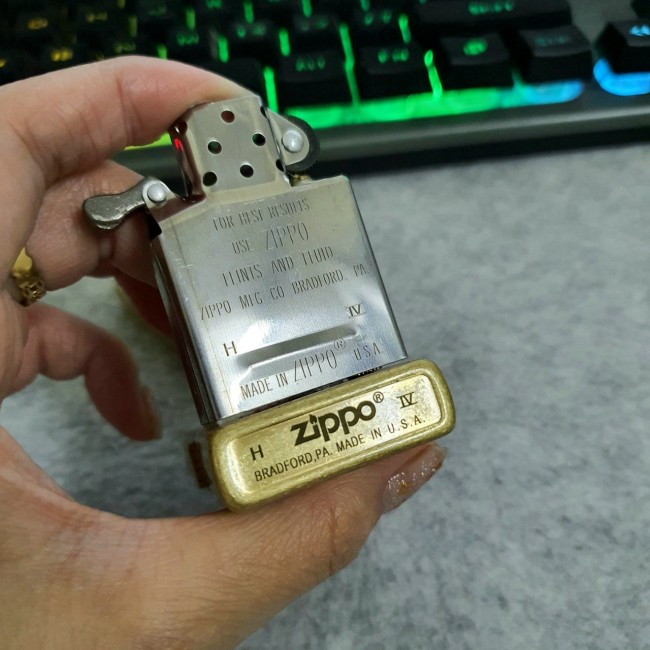 Zippo đời La Mã IV Zippo đời La Mã IV