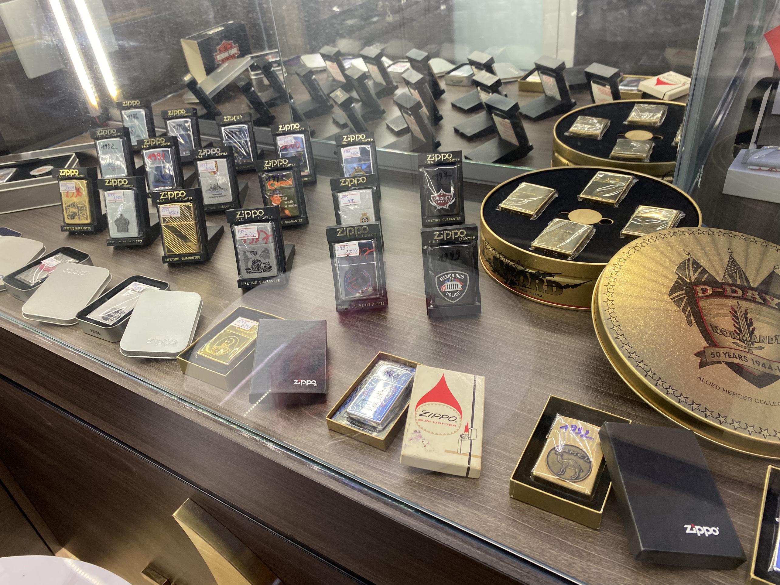 Comming Soon Cửa hàng Zippo 5555  Comming Soon Cửa hàng Zippo 5555