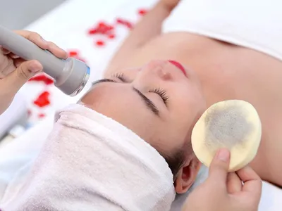 Bạn có nên đi thải độc chì cho da mặt