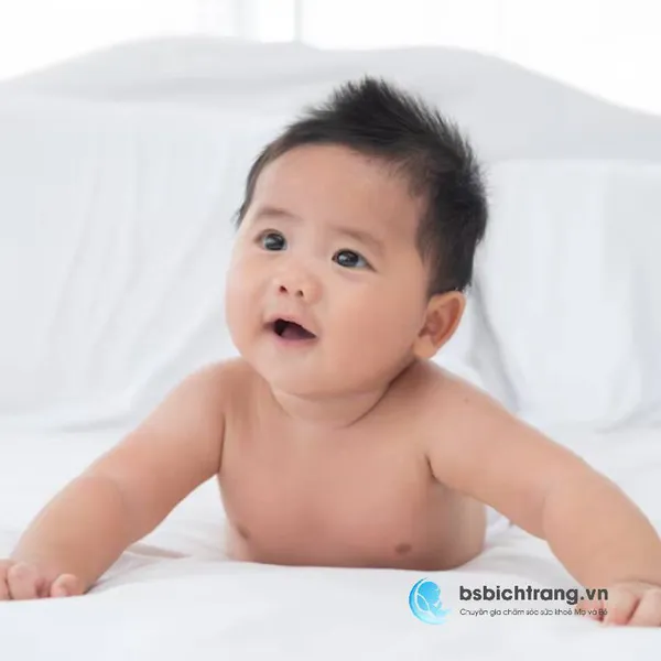 Làm sao để tương tác trò chuyện với bé sơ sinh đúng cách?