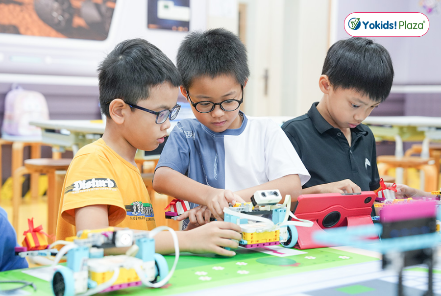 Robot STEM Là Gì? Vì Sao Trẻ Em Ngày Càng Yêu Thích? Robot STEM Là Gì? Vì Sao Trẻ Em Ngày Càng Yêu Thích?