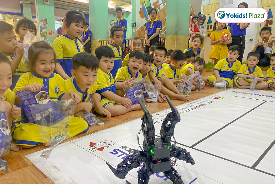 STEM Robotics Giúp Bé Phát Triển Tư Duy Như Thế Nào? STEM Robotics Giúp Bé Phát Triển Tư Duy Như Thế Nào?