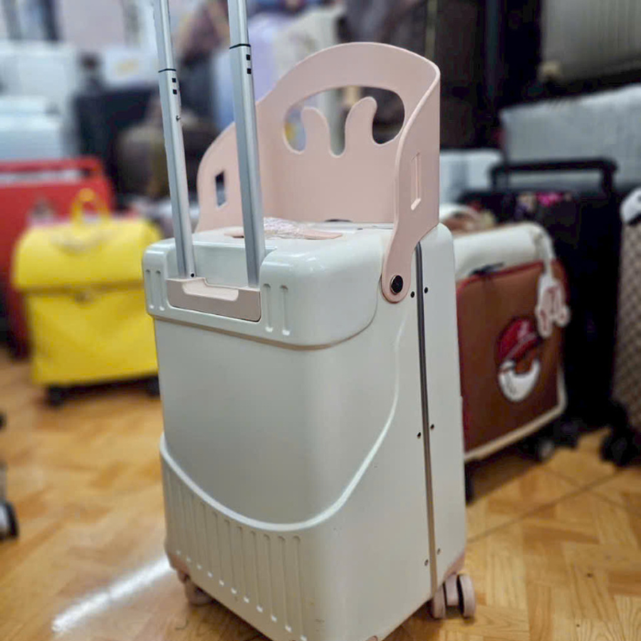 Vali mẹ bỉm có ghế tựa cho bé