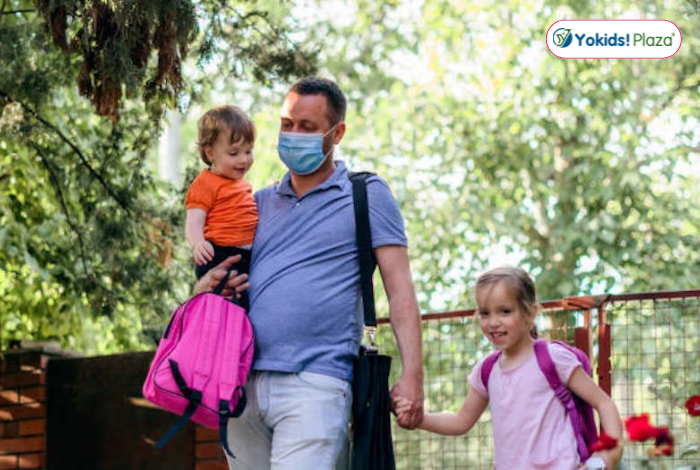 Trò chuyện cùng bé trước ngày đi học