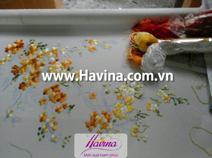 Tranh thêu tặng đám cưới