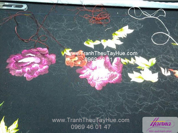 Quá trình thêu tác phẩm tranh thêu hoa mẫu đơn