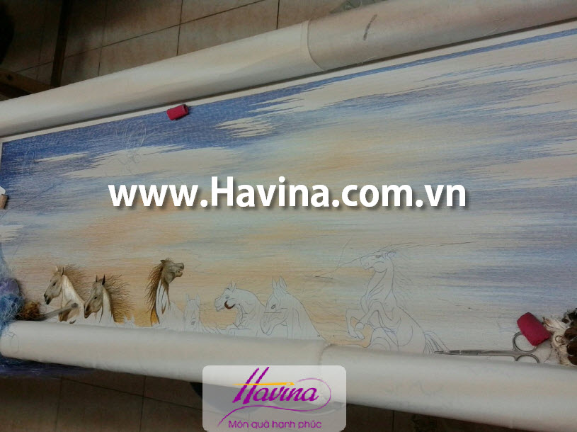 Tranh thêu bát mã thành công