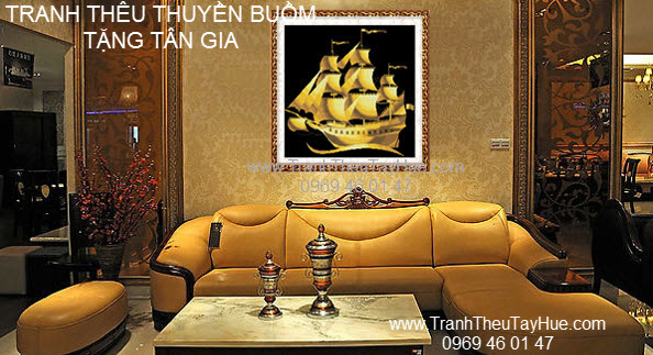 Tranh thêu thuyền buồm treo tại phòng khách