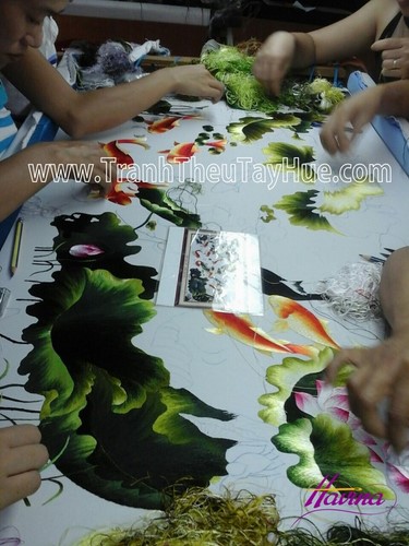 Tranh thêu cá chép hoa sen mã số 06 sắp hoàn thành Tranh thêu cá chép hoa sen mã số 06 sắp hoàn thành