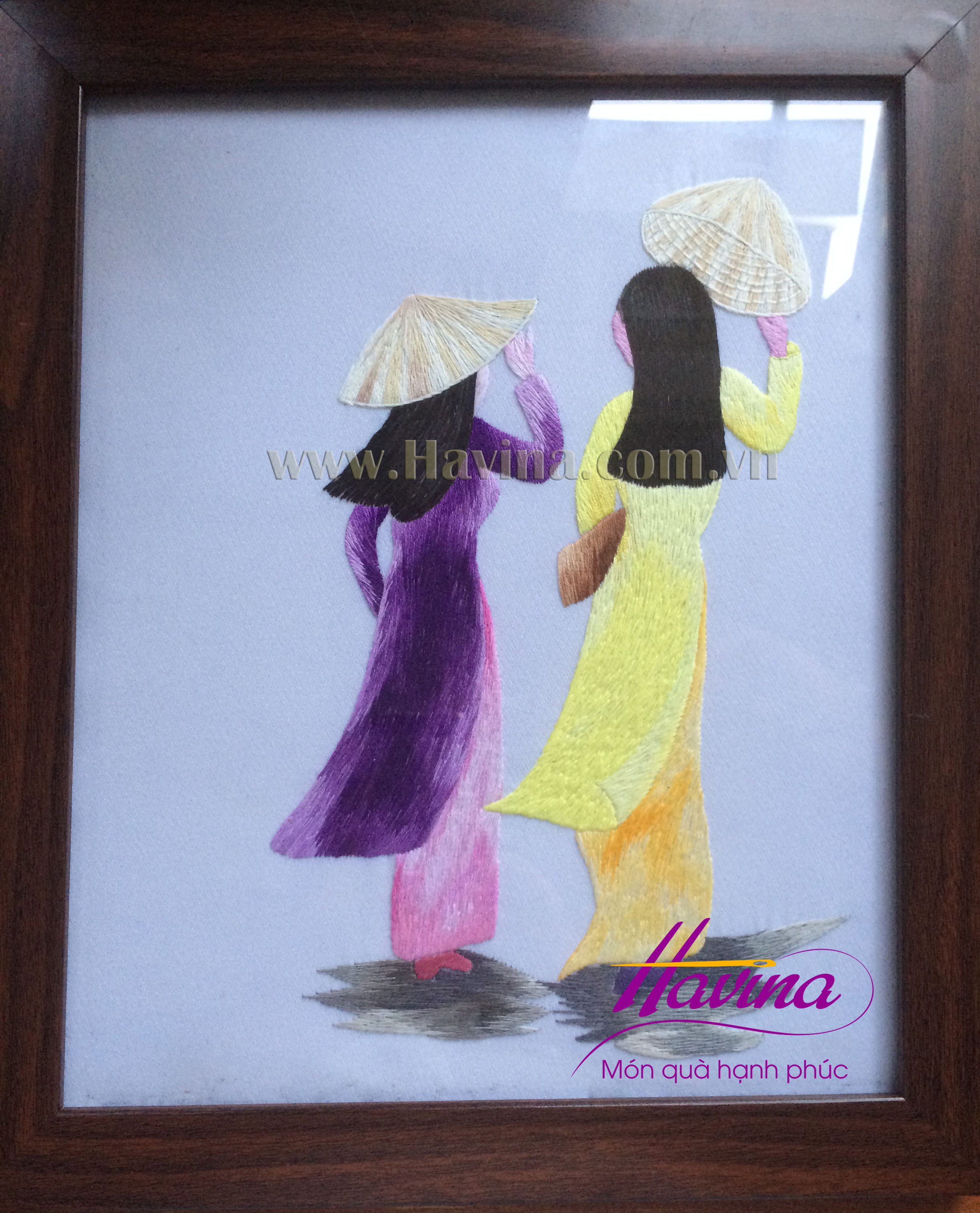 Tranh thêu chân dung hai cô gái