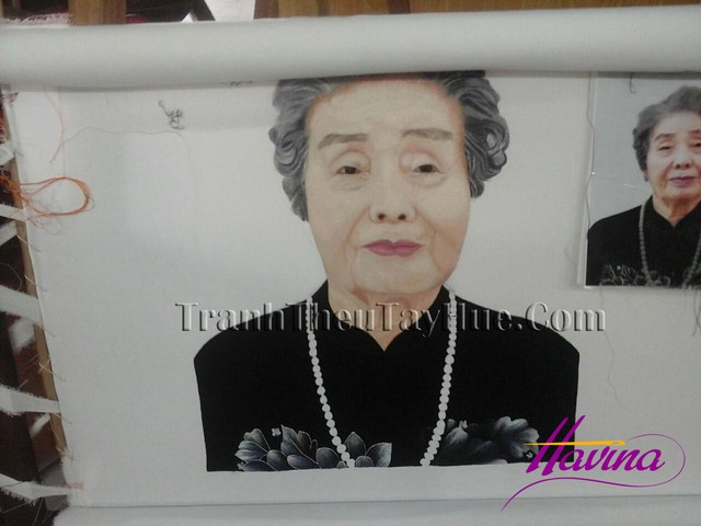 Tranh thêu chân dung sắp hoàn thành