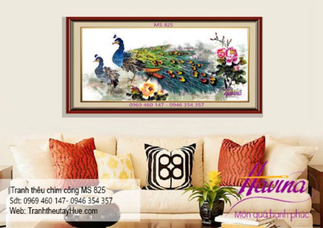 Tranh thêu chim công treo phòng khách