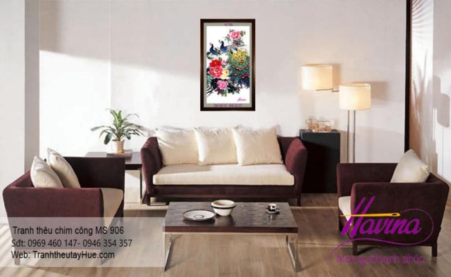 Tranh thêu chim công treo phòng khách