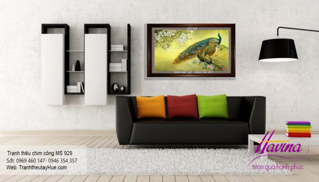 Tranh thêu chim công treo phòng khách