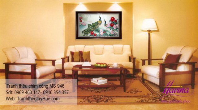 Tranh thêu chim công treo phòng khách