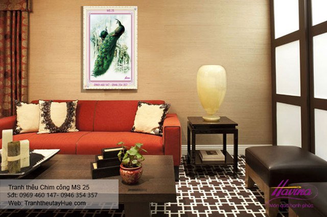 Tranh thêu chim công treo phòng khách