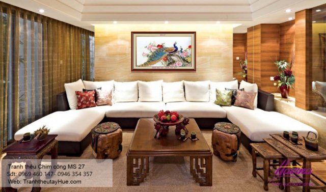Tranh thêu chim công treo phòng khách