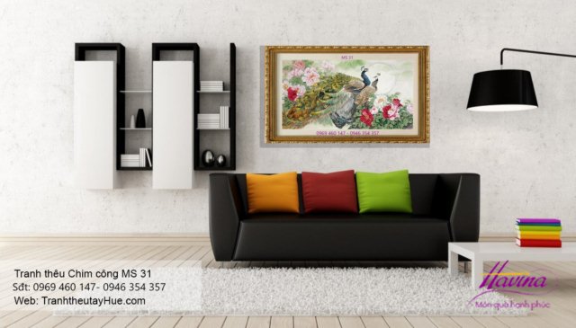 Tranh thêu chim công treo phòng khách