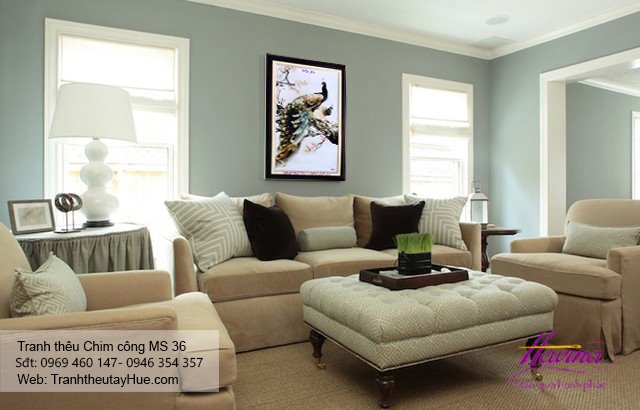 Tranh thêu chim công treo phòng khách
