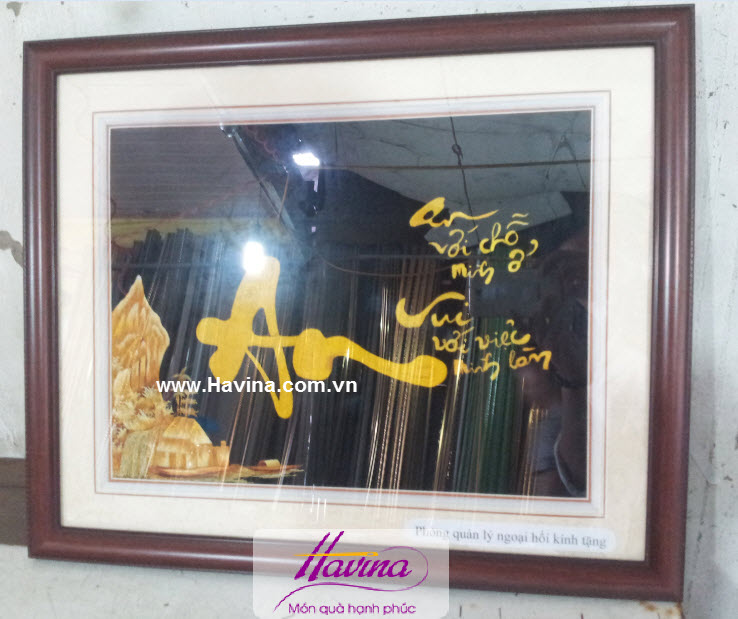 Tranh thêu chữ an