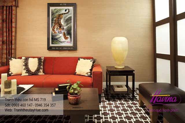 Tranh thêu con hổ treo phòng khách