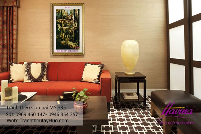 Tranh thêu con nai treo phòng khách