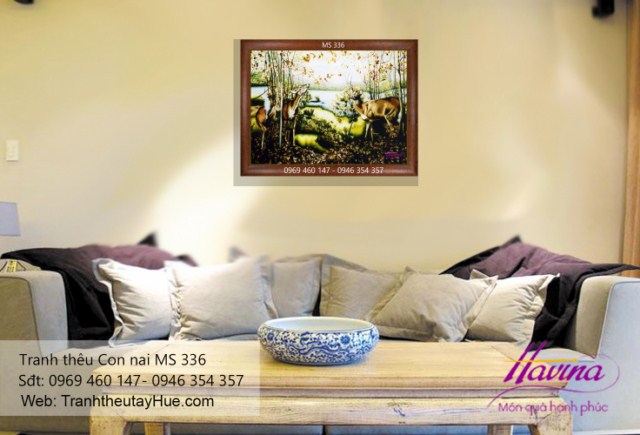 Tranh thêu con nai treo phòng khách