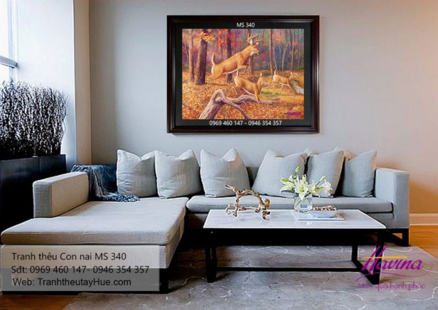 Tranh thêu con nai treo phòng khách