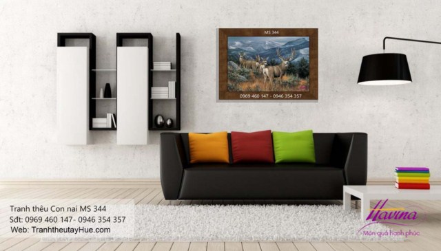 Tranh thêu con nai treo phòng khách