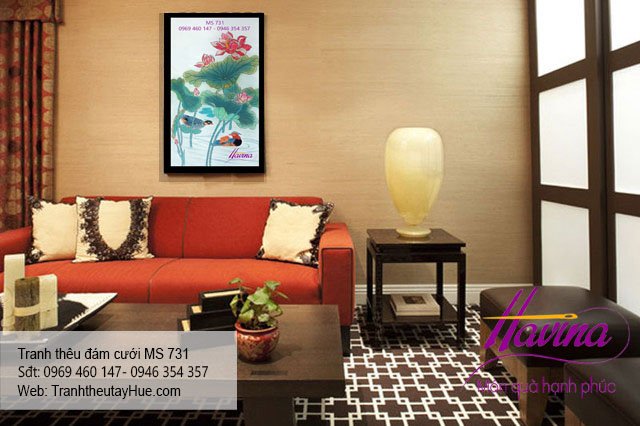 Tranh thêu tặng đám cưới treo phòng khách