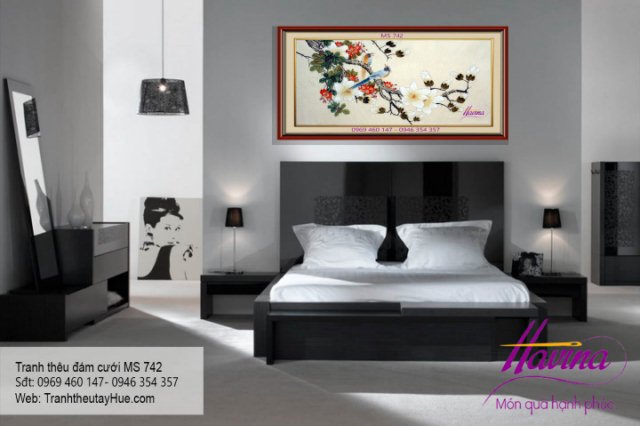 Tranh thêu tặng đám cưới treo phòng khách