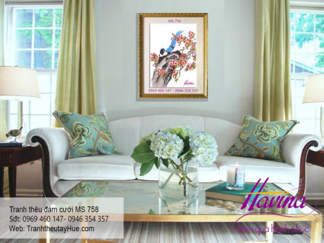 Tranh thêu tặng đám cưới treo phòng khách