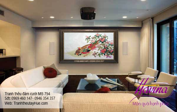 Tranh thêu tặng đám cưới treo phòng khách