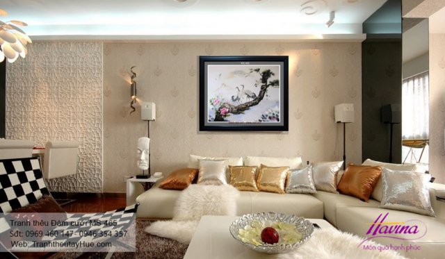 Tranh thêu tặng đám cưới treo phòng khách