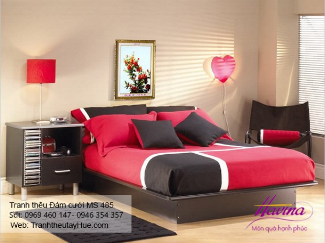 Tranh thêu tặng đám cưới treo phòng khách