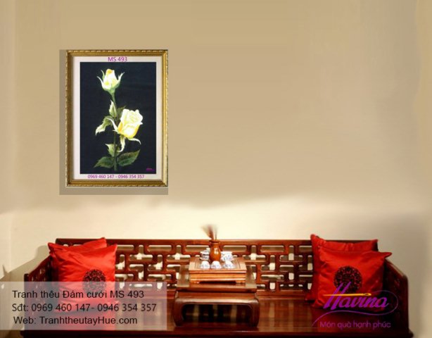 Tranh thêu tặng đám cưới treo phòng khách