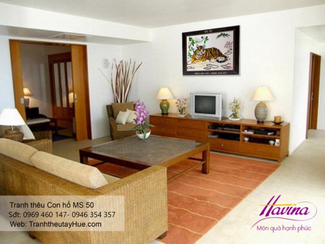 Tranh thêu con hổ treo phòng khách