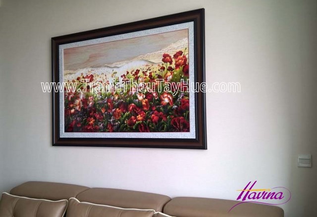 Tranh thêu hoa colico mã số 68 treo tại nhà chị Phương, Quận 2 Tranh thêu hoa colico mã số 68 treo tại nhà chị Phương, Quận 2