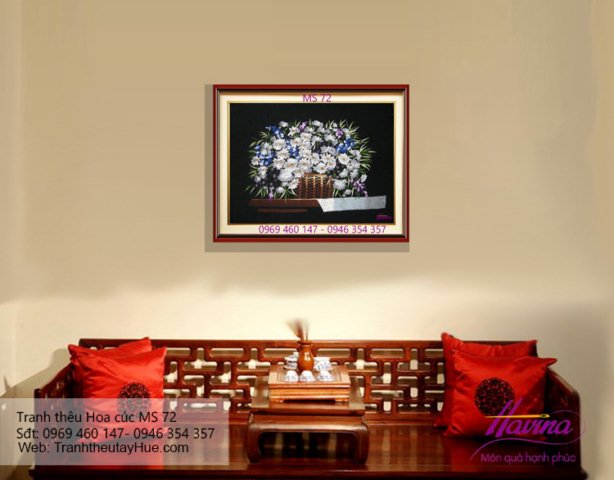 Tranh thêu hoa cúc treo phòng khách